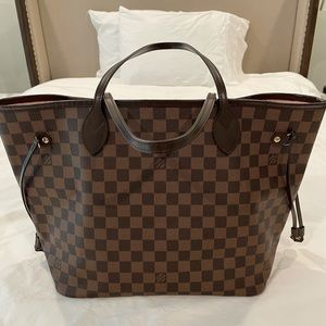 Louis Vuitton Neverfull MM Tote with insert wallet